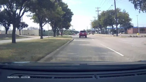 [OC] What could go wrong making an unprotected left turn from the middle lane?