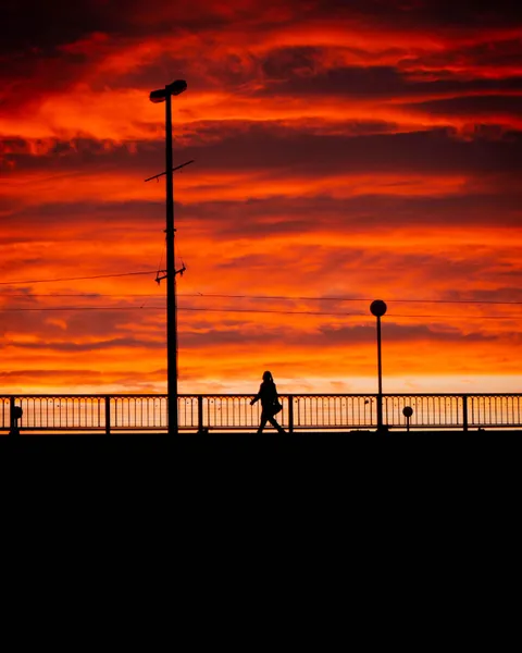 nearly unedited, only darkened the underside of the bridge to create this shilouette look