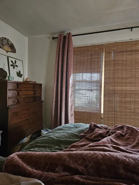 Sunday afternoon, still in bed 😌