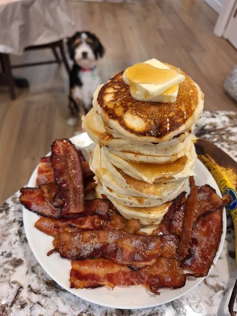 Pancakes and bacon [homemade]