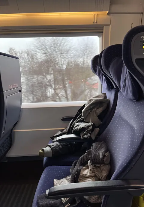 I gave up my window seat so this couple could sit together and they’ve spent the entire 2 hour trip in the dining car