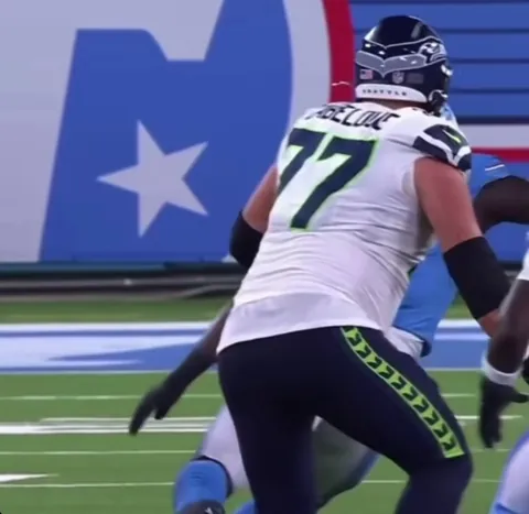 [Highlight] Titans DE Femi Oladejo with one of the nastiest facemasks you’ll see on Seahawks RB Jacardia Wright