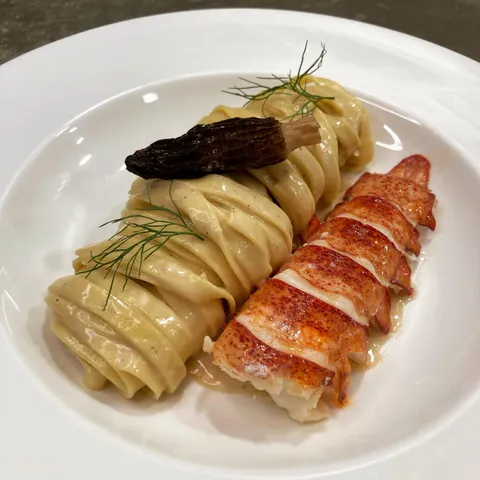 [Homemade] Fresh Tagliatelle, Butter Poached Lobster, Morel-Lobster Cream Sauce