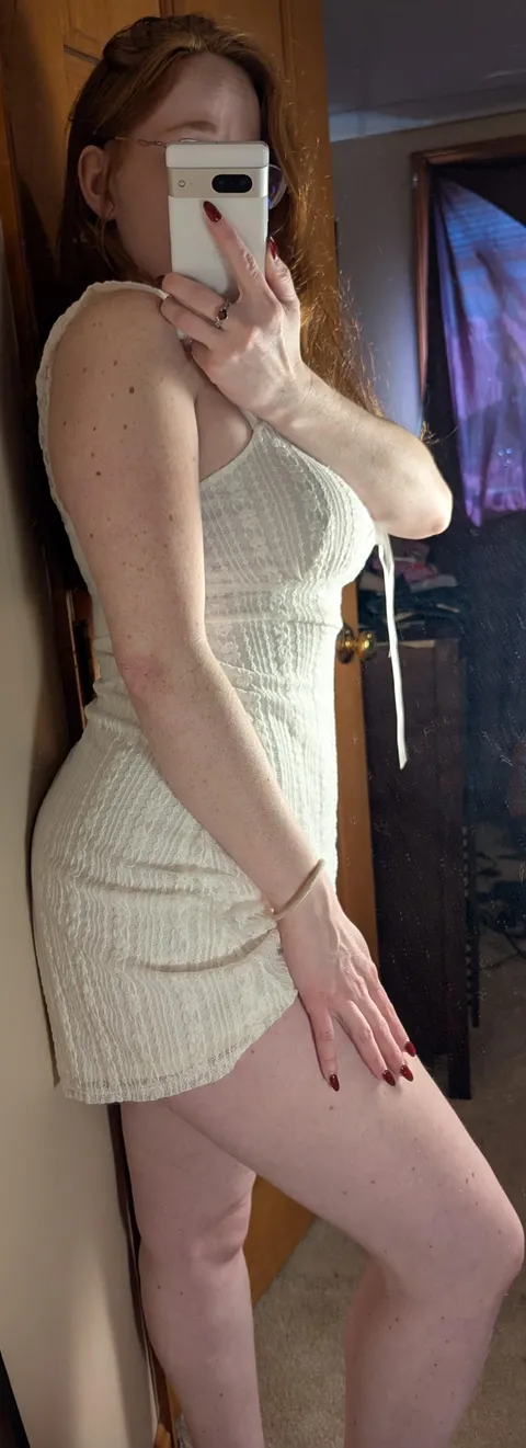 Pretty dress to go with my ginger locks.