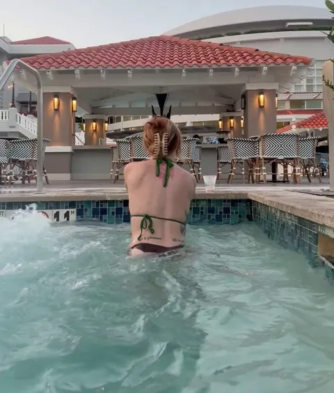 i’ve always flashed my tits but never my pussy