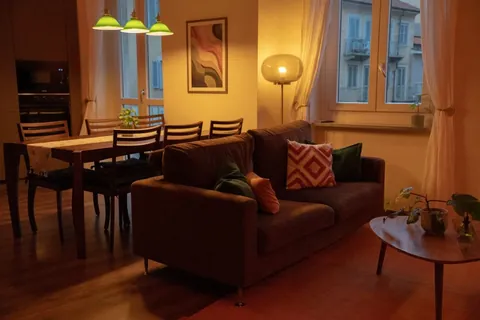 Living room, night and day