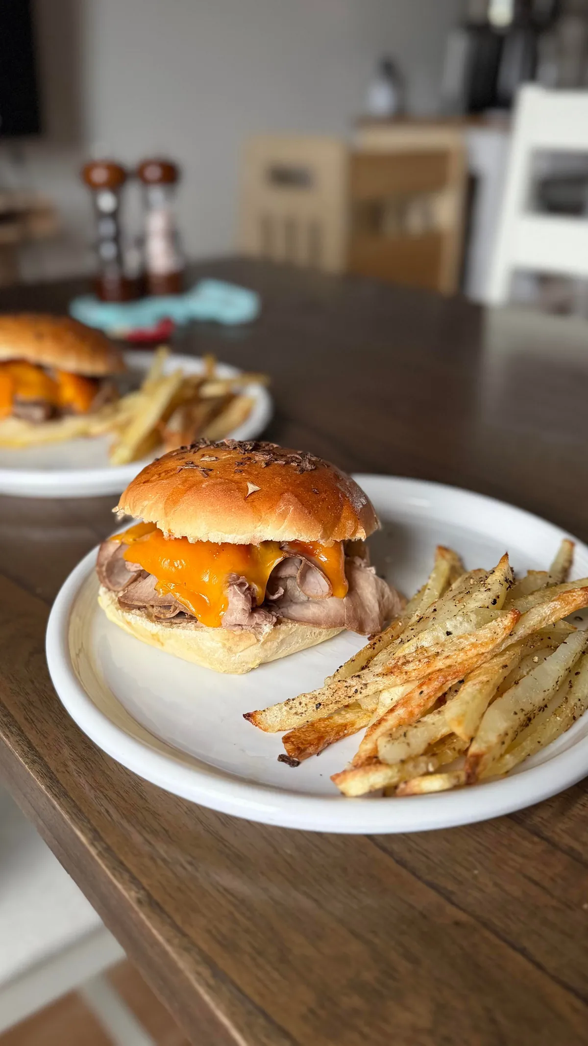 [homemade] Beef and Cheddar Sandwiches