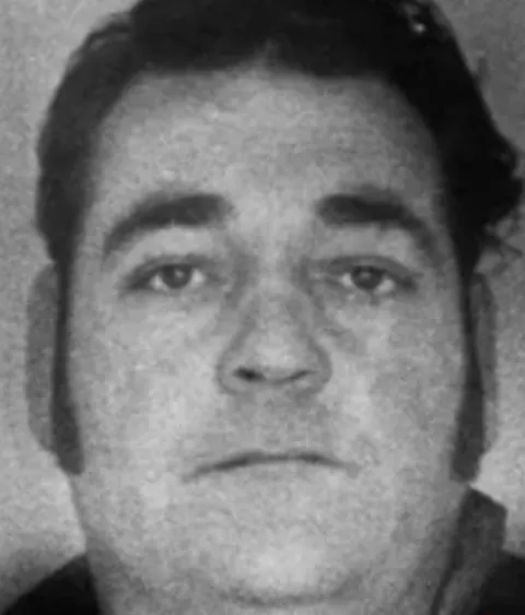 In July 1981, Ken Rex McElroy, the “town bully” of Skidmore, Missouri, known for decades of intimidation, assaults, and witness tampering, was gunned down in his truck on the main street, surrounded by 40+ townspeople. Every witness claimed they saw nothing, and the case remains officially unsolved.