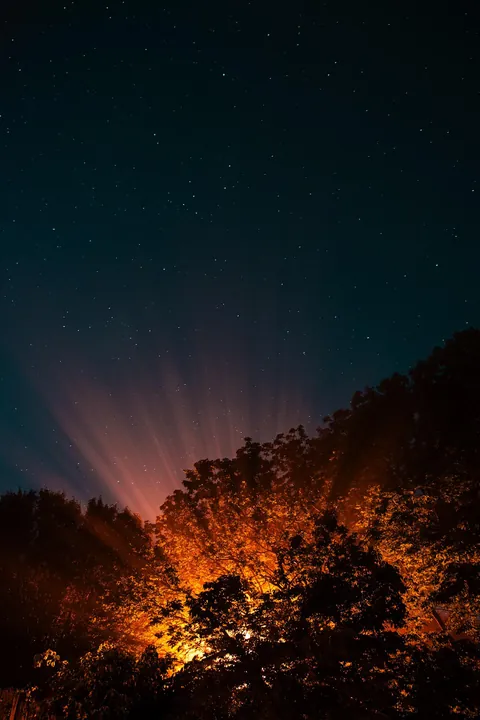 A light through the fog