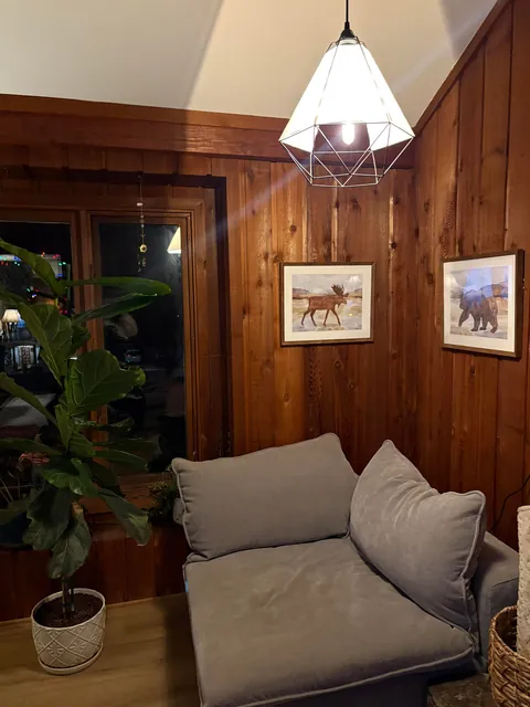 Our home ❤️ where cozy is the motto. 80% thrifted