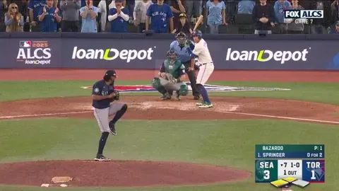 George Springer hits a 3-run home run and the Blue Jays take a 4-3 lead in Game 7!