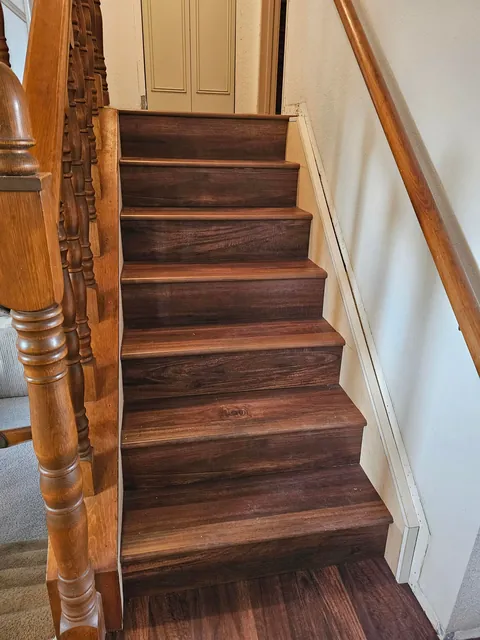 Stairs from carpet to LVP