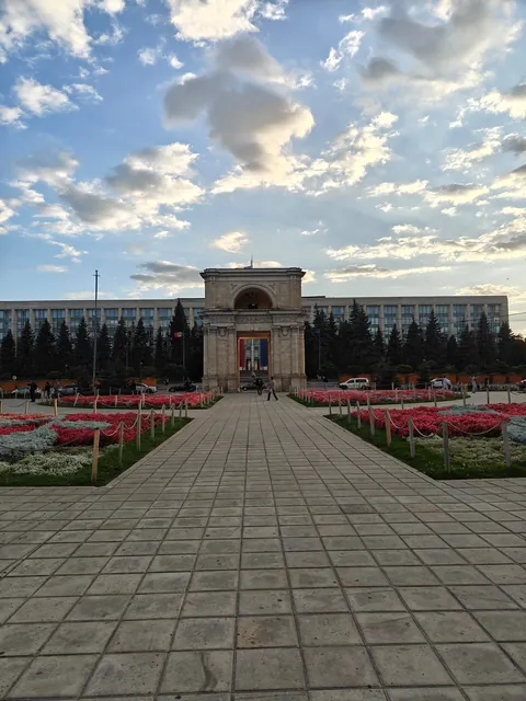 Some pictures from Chisinau, the strangest capital city in Europe