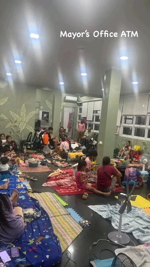 Naga City Mayor's Office as evacuation facility