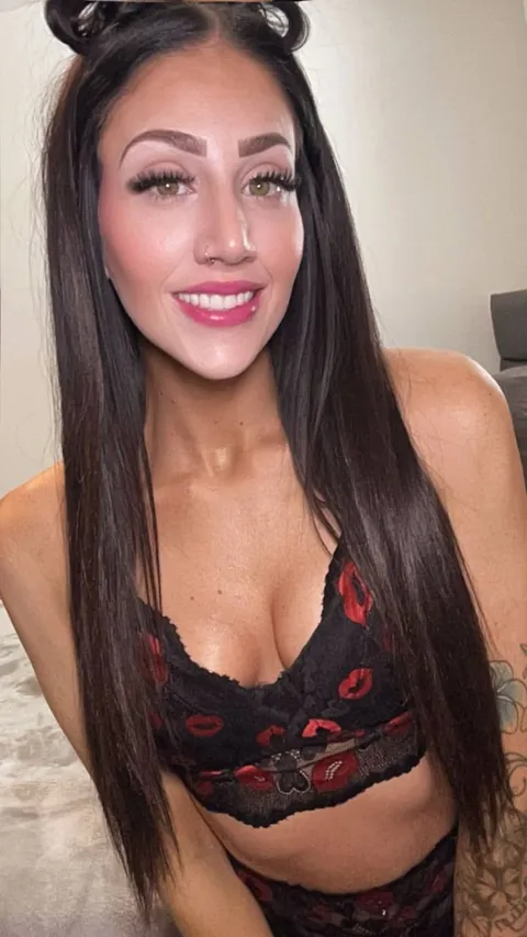 Any married men out there still find an all natural mom attractive?