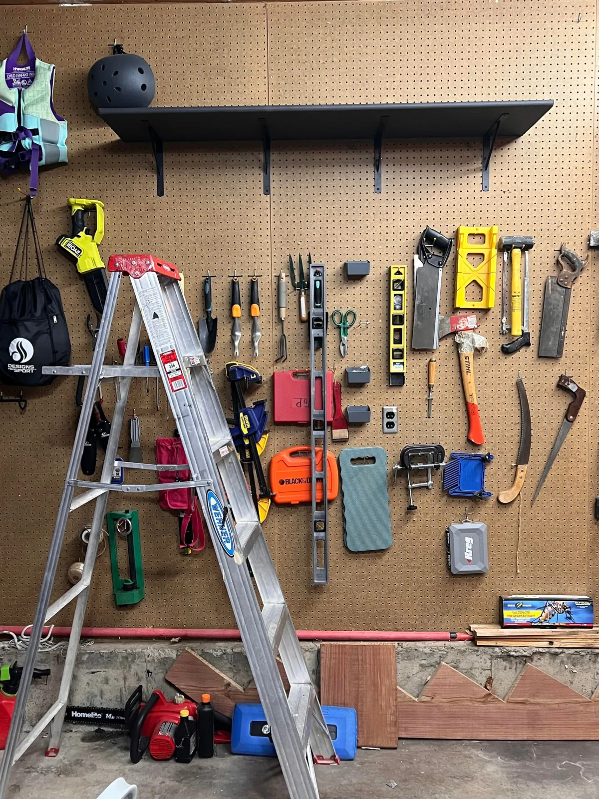 Surprised my husband with a little garage makeover