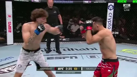 Quillan Salkilld Head Kick KO in the 1st Round!!