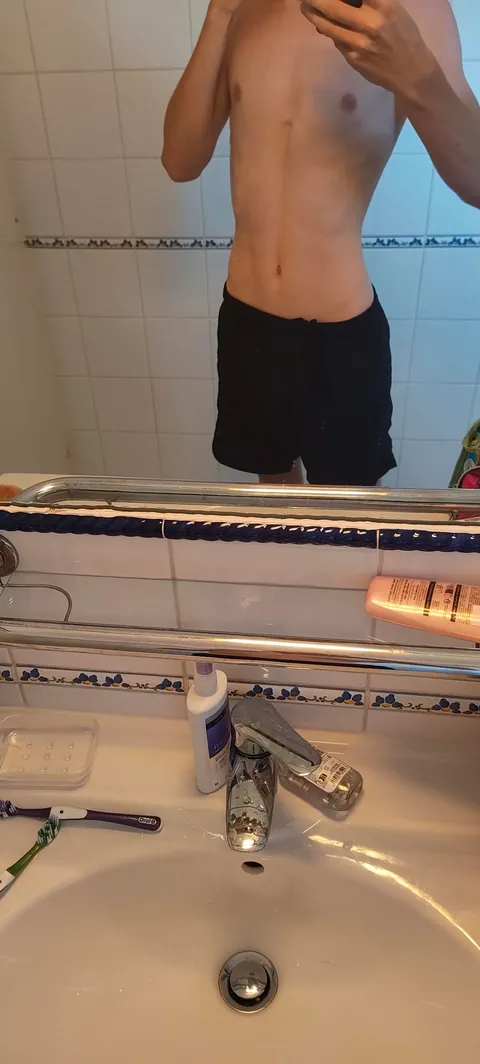 Tell me what is better with pants or without pants? M18