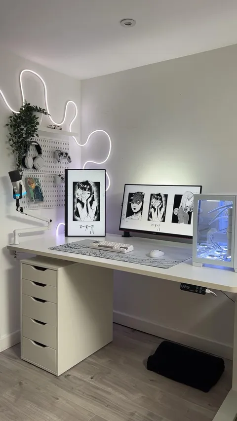 I listened. No stacked monitors…