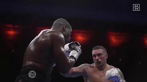 Oleksandr Usyk defends heavyweight title against Daniel Dubois with fifth-round KO at Wembley