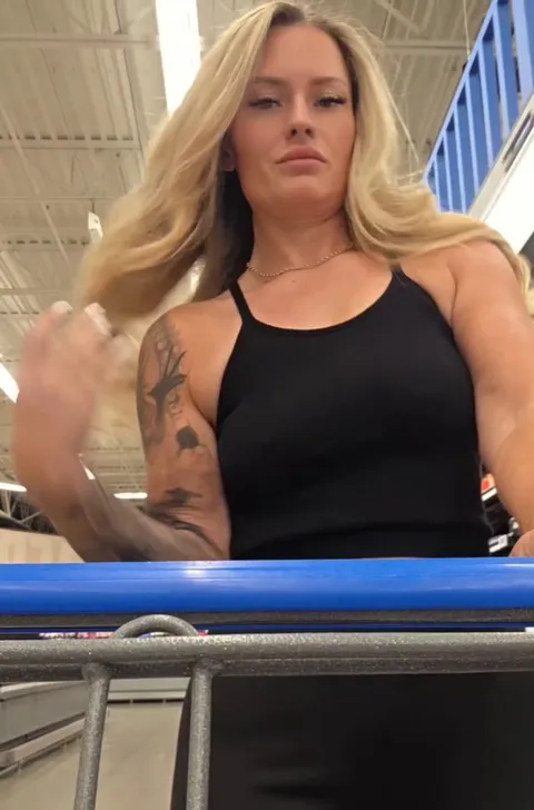 What would you do if you saw a flashing milf in the egg isle? 😈