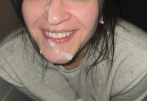 Lately, my husband has introduced me to his co-workers who now come over frequently. He encouraged me to entertain while he's gone and I've been taking pics of the "entertainment" 🤭