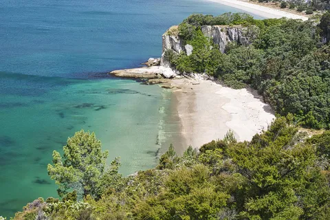 Lonely Bay Beach, New Zealand  [OC] [1800 x 1200]