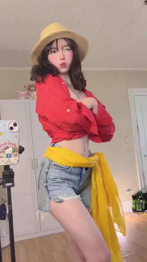 Luffy by Miamiaxof from One Piece