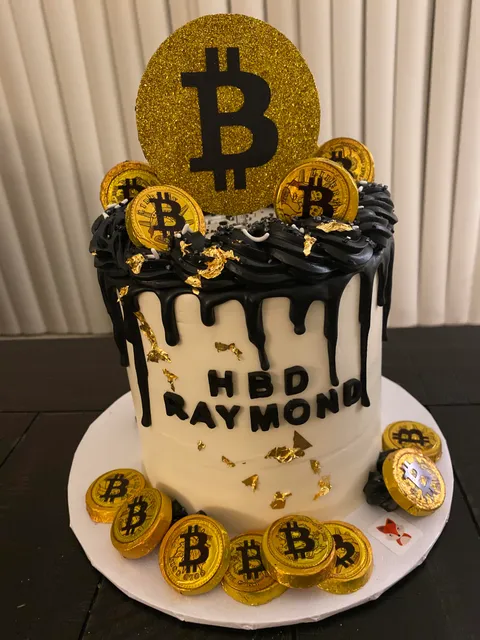 My Birthday Cake my girlfriend made me since all I talk about is Bitcoin🙌🏼
