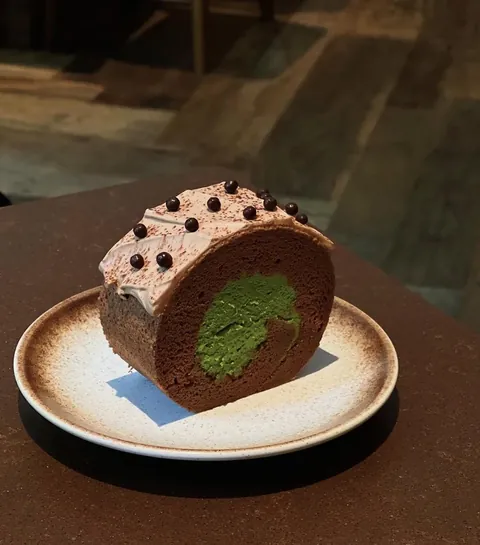 Dark Chocolate Matcha Ganache Roll