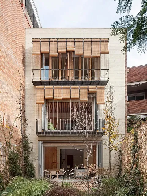 I love the CENTRAL SPACE of the 1736 House in Barcelona, by H Arquitectes. (2023)