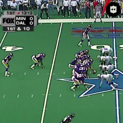 [Highlight] Randy Moss scores 3 touchdowns on 3 catches against the Cowboys on Thanksgiving Day.