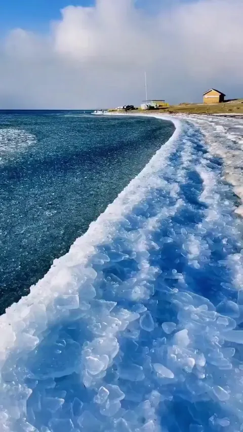 Sayram Lake in winter, China