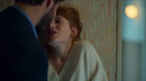 Diana Gómez cut in Valeria Season 2 (2021)