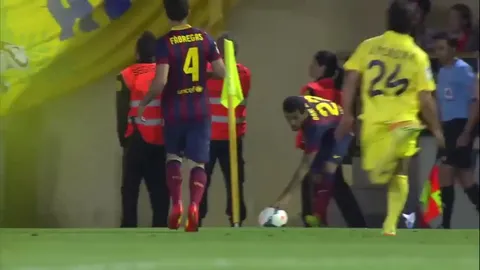10 years ago today, a racist threw a banana towards Dani Alves. He ate the banana &amp; carried on.