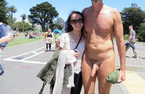 More public erection CFNM fun - blasts from the past at Bay to Breakers