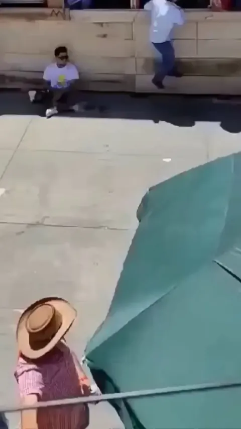 Staying calm is sometimes synonymous with staying alive !!