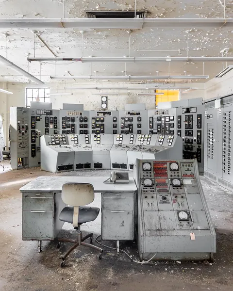 Found this old control room hidden in an abandoned powerplant 🏭 [OC]