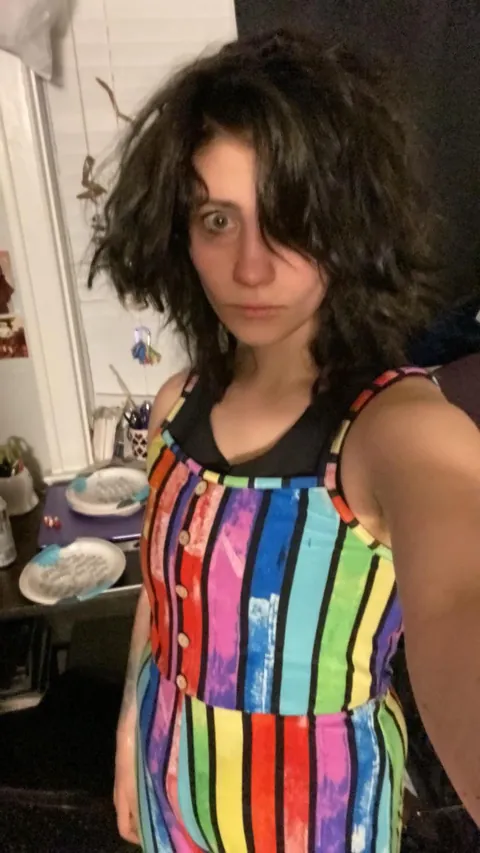 (22) Artist, musician, camera shy as hell. I have no clue what I look like, so go nuts with specifics!