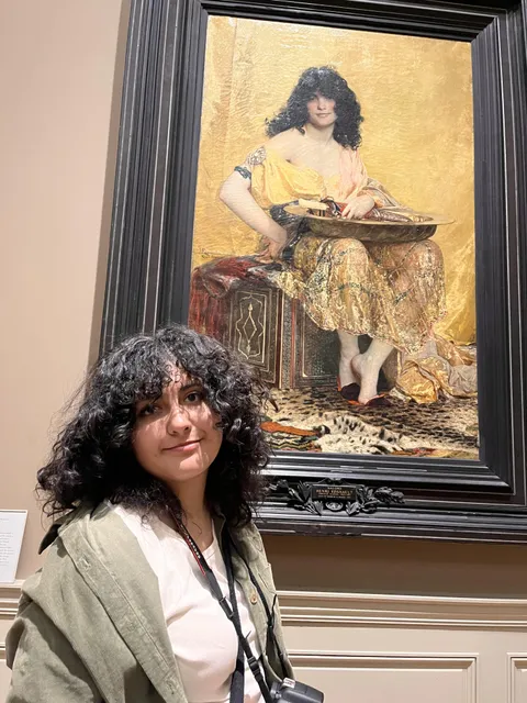 found my sister at the met!