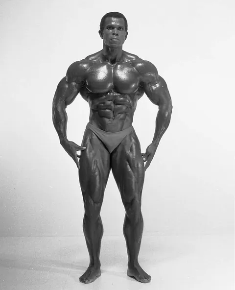 In 1975 when Arnold Schwarzenegger did his last Olympia, the only person who he felt, had a shot at beating him, was the Serge Nubret who had unreal proportions: 57in chest, 27in waist, 1.8m tall and just 90-95 kilos.