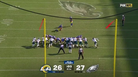 Eagles block potential game-winning kick, Jordan Davis returns for touchdown