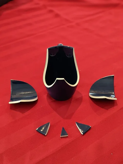 When your daughter accidentally breaks a mug... Symmetrically.