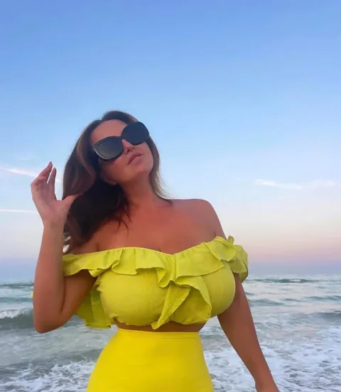 The buttons are struggling to hold them