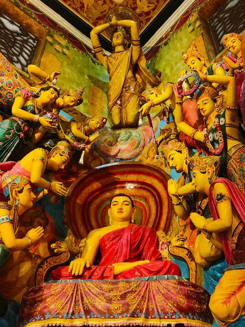 Sri Lanka : sun, tuk-tuks and mild disappointments.