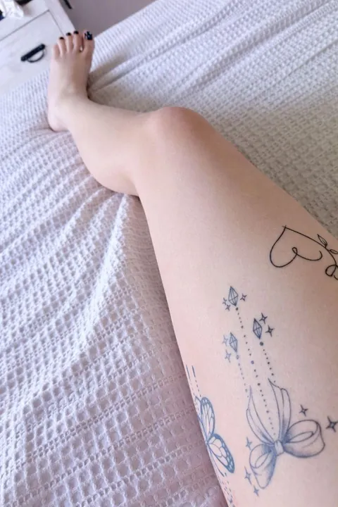 Let me be your small alt queen