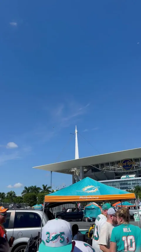 [Highlight] A 'Fire Grier. Fire McDaniel.' banner is being flown above Hard Rock Stadium this morning
