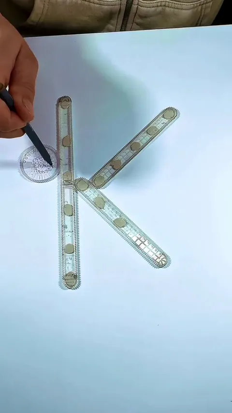 Spirograph K in two colors