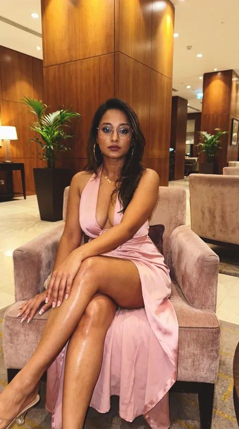 🩷 This soft pink satin dress is one of my favorites. 🩷