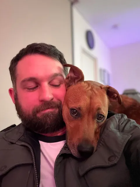 Hector is a bit of a cuddle bug, it’s the best!😘🐕